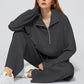 Set aus hochgeschlossenem Pullover mit Reißverschluss und Hose mit weitem Bein für Damen