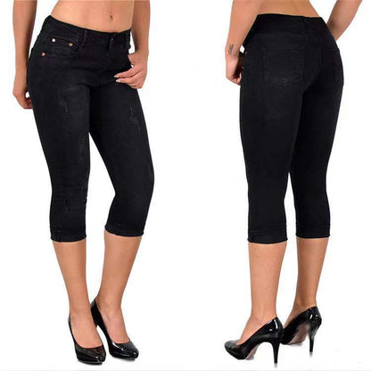 Capri-Jeans mit zerrissenem, hochgerolltem Saum