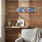 Vintage-Kennzeichenschild aus Blech mit der Aufschrift „Love You More“