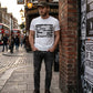Satirisches T-Shirt „Vertraue deiner Regierung“