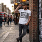 Satirisches T-Shirt „Vertraue deiner Regierung“