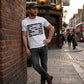 Satirisches T-Shirt „Vertraue deiner Regierung“